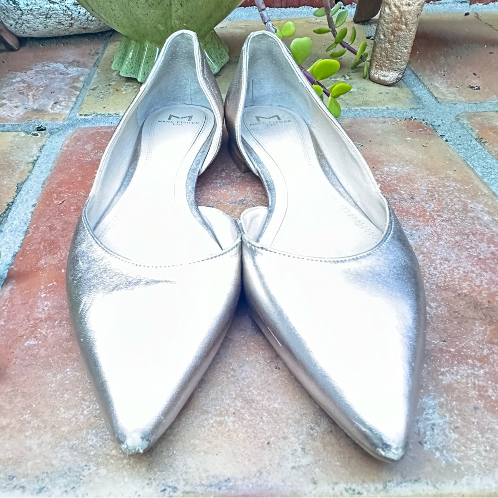 Marc Fisher Metallic Slip On Flat Size 6